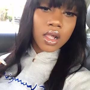 Meet your Posher, Meara